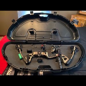 Stinger left handed bow and Plano case